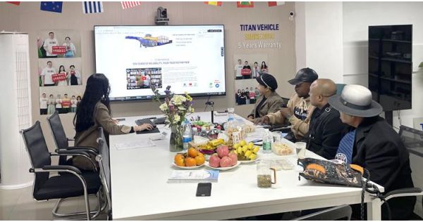 African Customers Consulted the Details of Modular Trailer in TITAN's Guangzhou Office