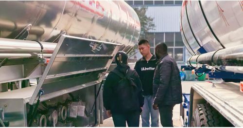Haitian Customers Come to Titan Factory to Inspect Aluminum Tanker Trailer