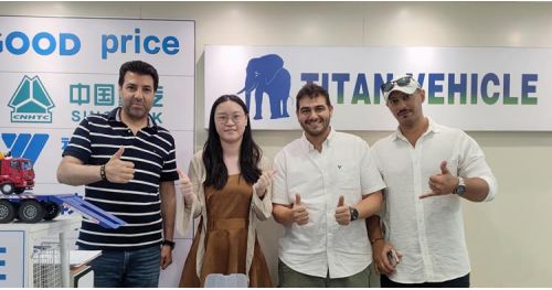 Argentine Customers Visited TITAN to Purchase Modular Trailer