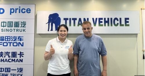 Customer Come to Titan Vehicle to Buy Bulk Cement Trailer