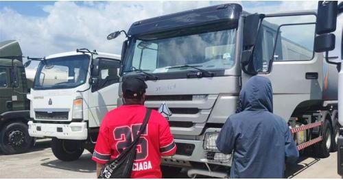 Ghanaian Customer Visited TITAN to Purchase Howo Truck