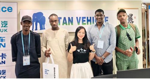 Zimbabwean Customers Visit TITAN to Buy Flatbed Trailer