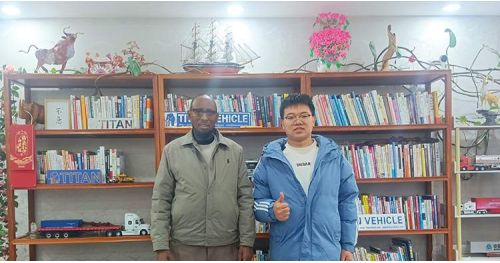 Representative of the Ghanaian Client Came to Inspect the Fence Cargo Semi Trailer