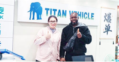 Nigeria Customer Come to Titan to Buy Fuel Tanker Trailer