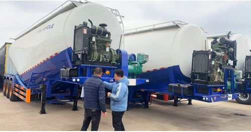 UAE Customer Visited and Purchased a 3 Axle Cement Bulker Tanker