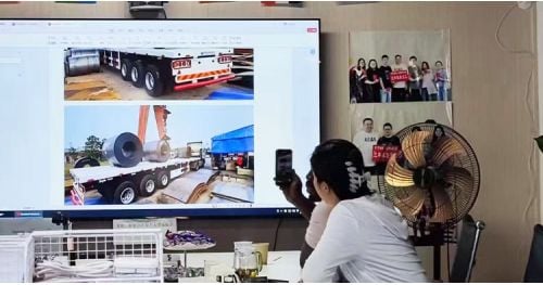 Mali Customer Visited TITAN and Bought Truck Flatbed Trailer