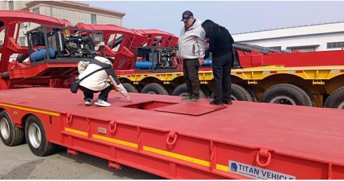 Guatemalan Customer Visit TITAN Factory to Buy Folding Neck Trailer