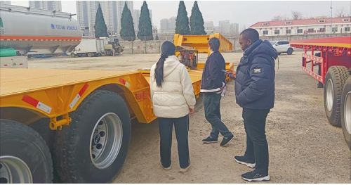 Nigerian Customer Visited TITAN and Bought 120 Ton Lowboy Trailer