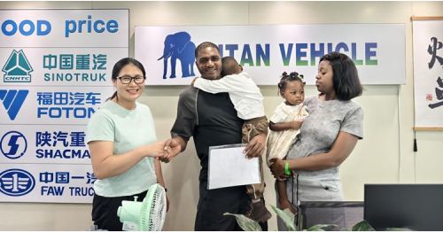 Nigerian Customers Visit TITAN to Buy Detach Gooseneck Trailer