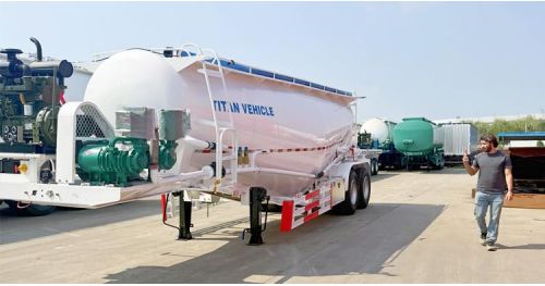 Dominican Customer Visit TITAN to Buy 2 Axle 25CBM Cement Tanker