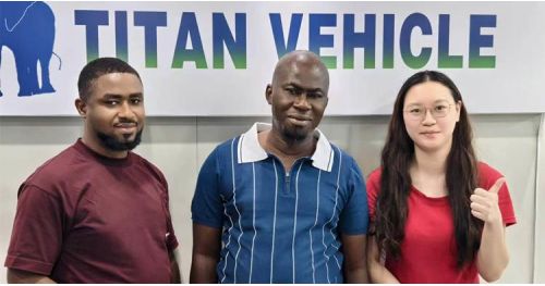Customers Visit TITAN to Buy 4 Axle Flatbed Trailer
