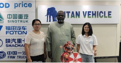 Malian Customers Visited Titan and Purchased Diesel Fuel Tanker Trailer