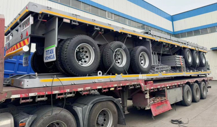 3 Axle 60 Tons Fence Cargo Trailer in Rwanda