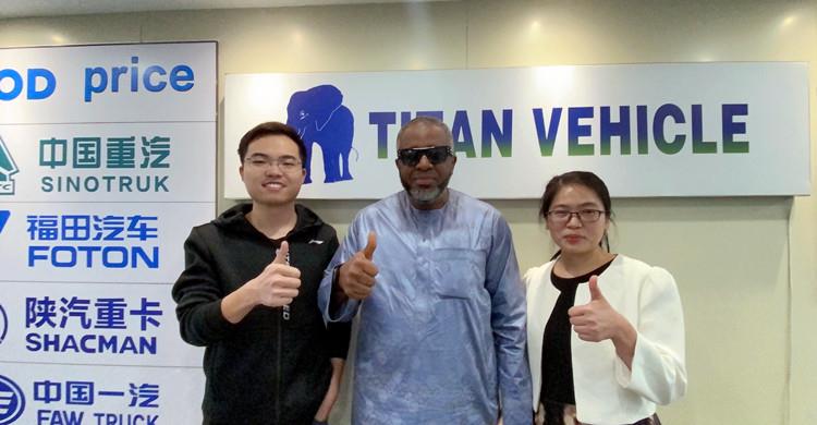 Sudanese Customer Come to TITAN to Buy Stake Semi Trailer