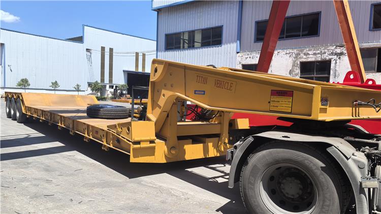 3 Axle 80 Ton Lowboy Truck Semi Trailer for Sale In Nigeria