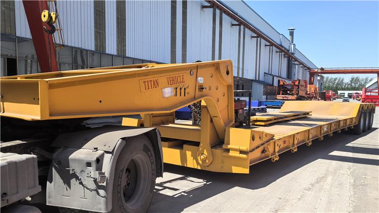 3 Axle 80 Ton Lowboy Truck Semi Trailer for Sale In Nigeria