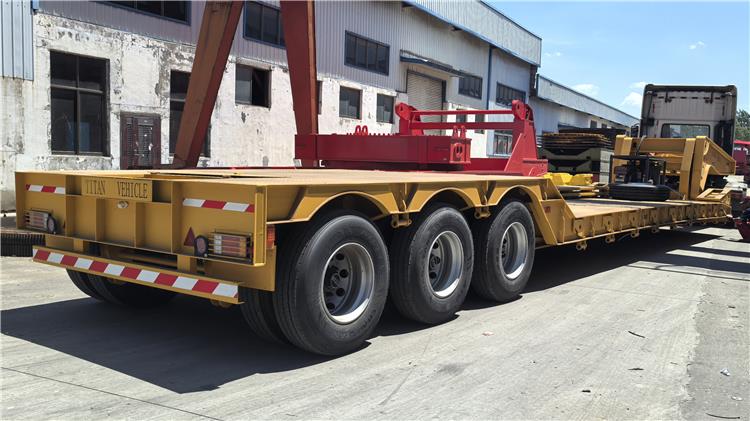 3 Axle 80 Ton Lowboy Truck Semi Trailer for Sale In Nigeria