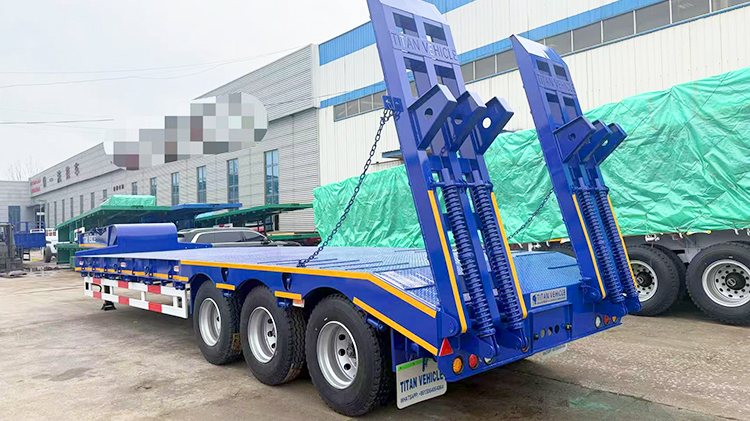 3 Axle 80 Ton Lowbed Truck Trailer for Sale in Tanzania