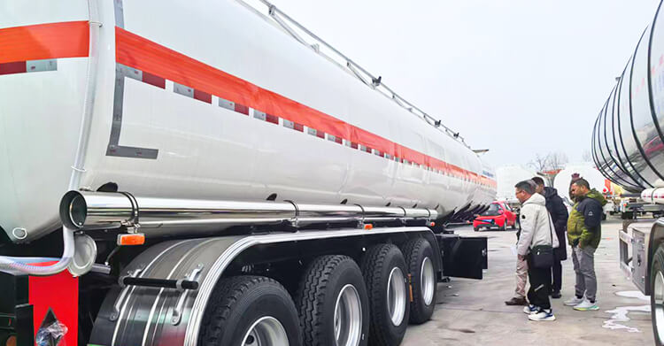 4 Axle Titan Fuel Tanker Trailer for Sale in Tanzania