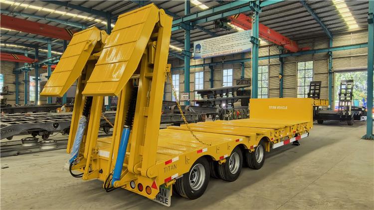 3 Axle Low Loader Trailer with Hydraulic Folding Ladder Zimbabwe