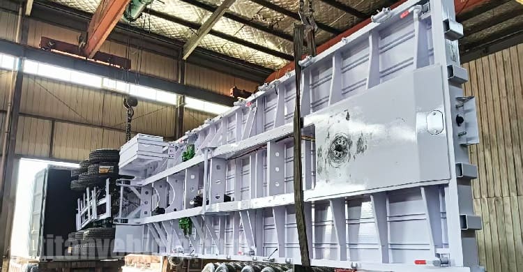 Tri Axle Flat Deck Trailer for Sale in Peru