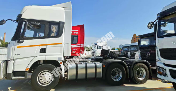 Shacman 6x4 Tractor Truck for Sale in Dar es Salaam Tanzania