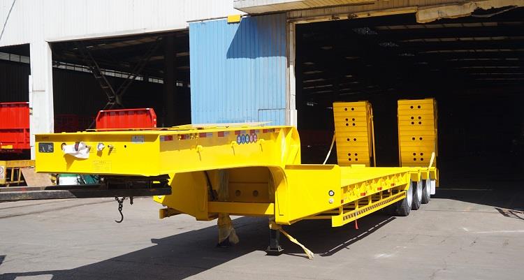  80 Tons Capacity 3 Axle Low Bed Trailer for Sale in Mauritania