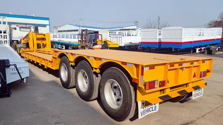 3 Axle Detach Lowboy Trailer for Sale of 50 to 60 Ton