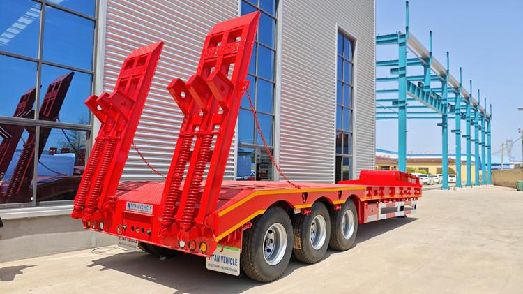 3 Axle Low Loader Trailer Truck for Sale in Angola