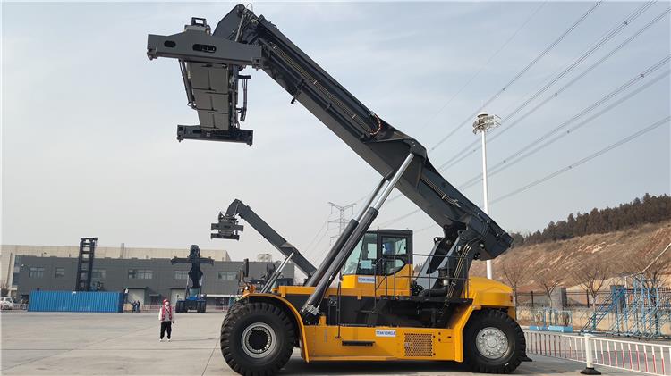 Container Stacker Reach Truck Machine Price for Sale | XCMG XCS4531k