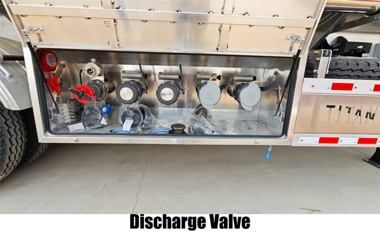 Tri Axle Aluminum Diesel Tanker Trailer for Sale in Uganda