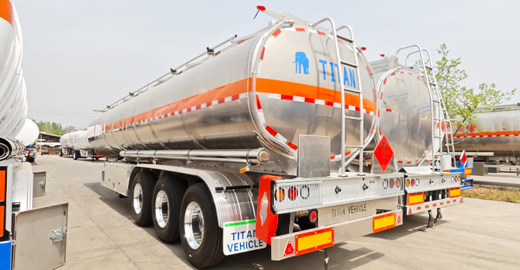 Tri Axle Aluminum Diesel Tanker Trailer for Sale in Uganda