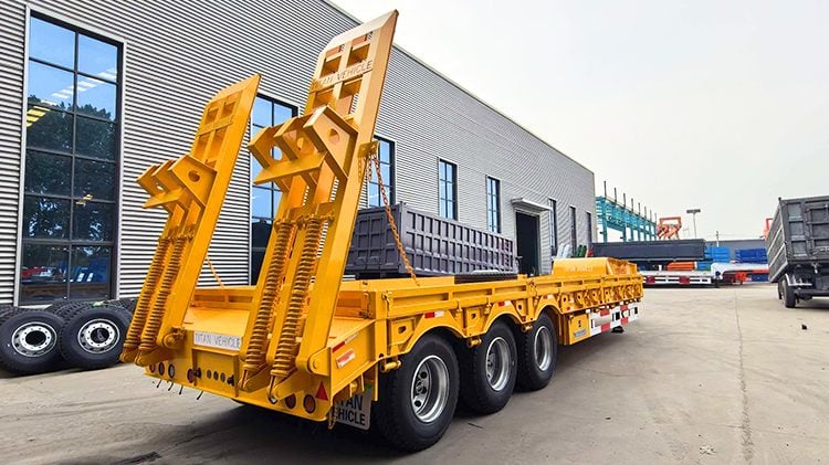 Titan 3 Axle 60 Ton Lowbed Trailer for Sale in Oman