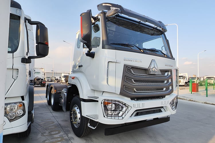 Sinotruk HOWO NX371 Tractor for Sale in Malawi
